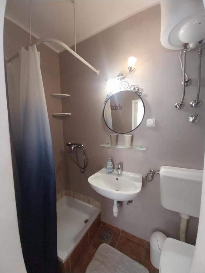 Apartmani Bonavia เยลซา ภายนอก รูปภาพ